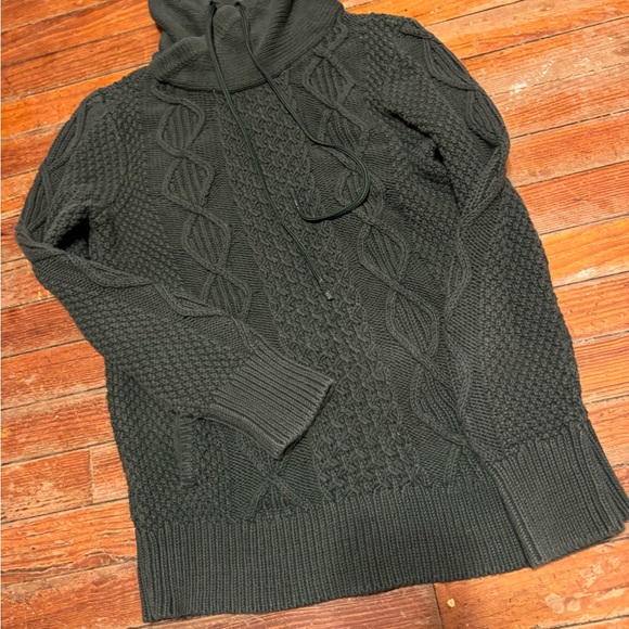 L.L. Bean Women's Sweater in Olive Green size small - Picture 2 of 6